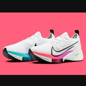 Nike Air Zoom Tempo NEXT% Flyknit